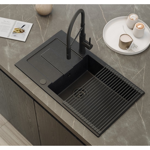 Bateria kuchenna z elastyczną wylewką i ze zmianą strumienia wody Andy czarna